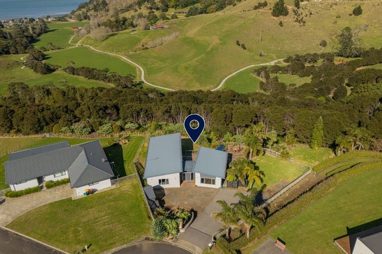 Photo of property in 16 Tironui Place, Whitianga, 3510