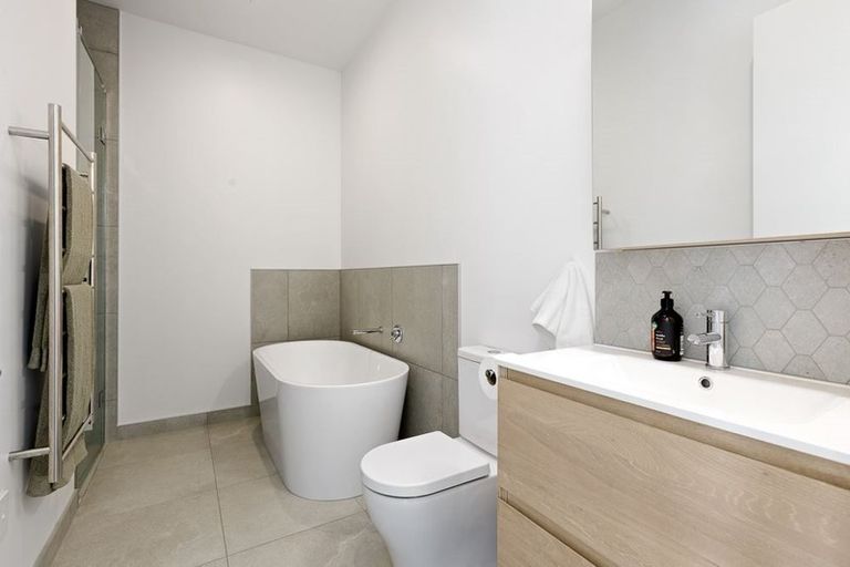 Photo of property in 7/14 Tamariki Avenue, Orewa, 0931