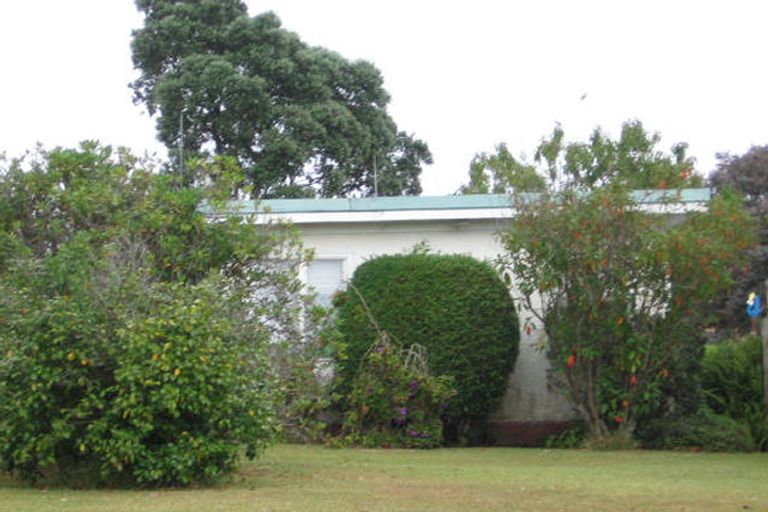 Photo of property in 4 Christina Avenue, Te Atatu South, Auckland, 0602