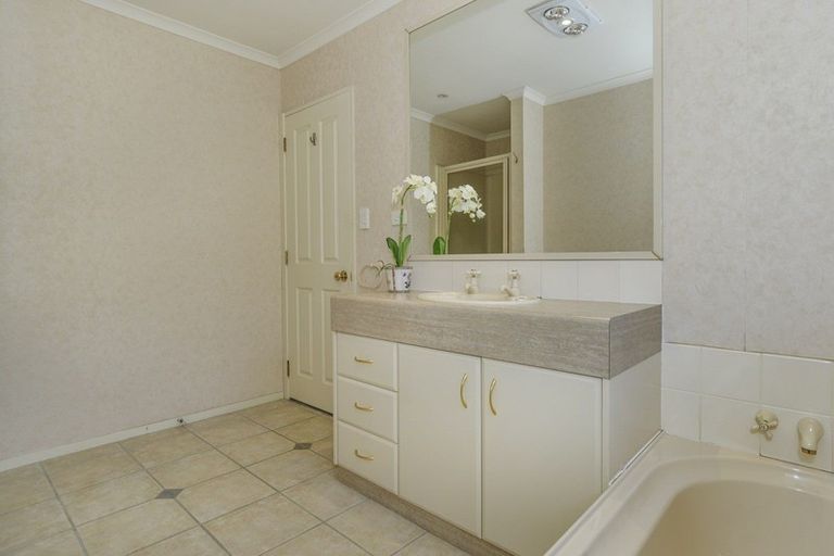 Photo of property in 6 Rothesay Lane, Bethlehem, Tauranga, 3110