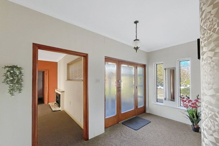 Photo of property in 95 Florence Avenue, Palmerston North, 4414