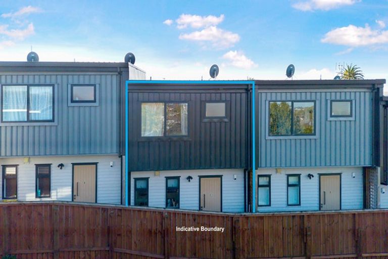 Photo of property in 4337c Great North Road, Glendene, Auckland, 0602