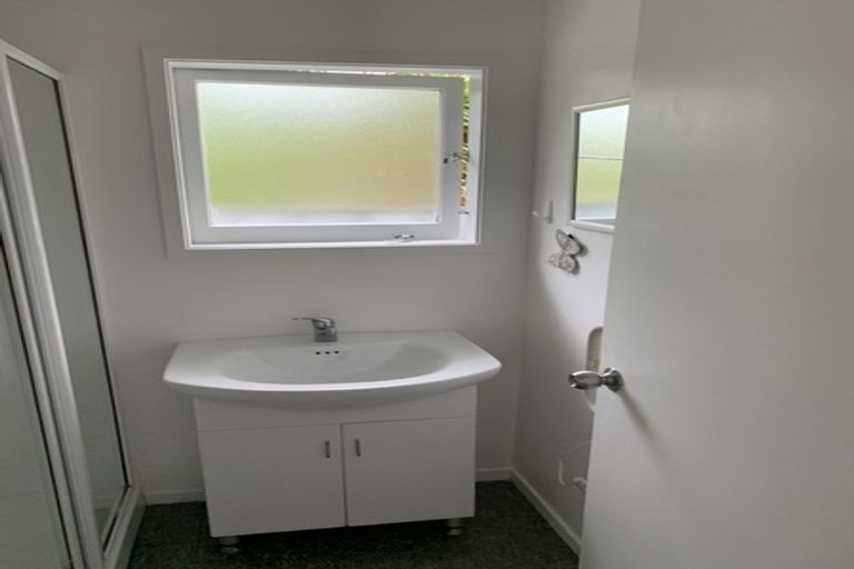 Photo of property in 6a Channel View Road, Campbells Bay, Auckland, 0630