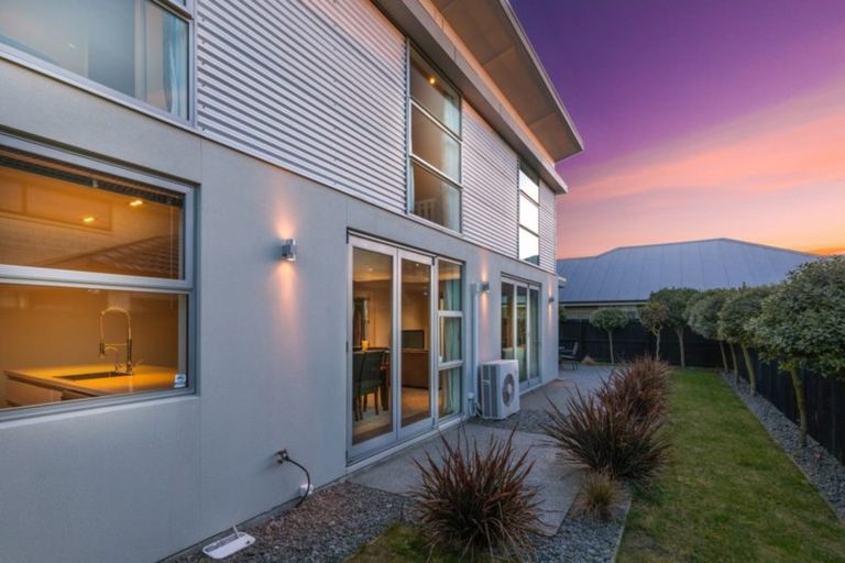 Photo of property in 23 Woodhaven Place, Parklands, Christchurch, 8083