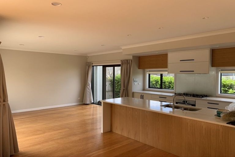 Photo of property in 11 Shelby Place, Long Bay, Auckland, 0630