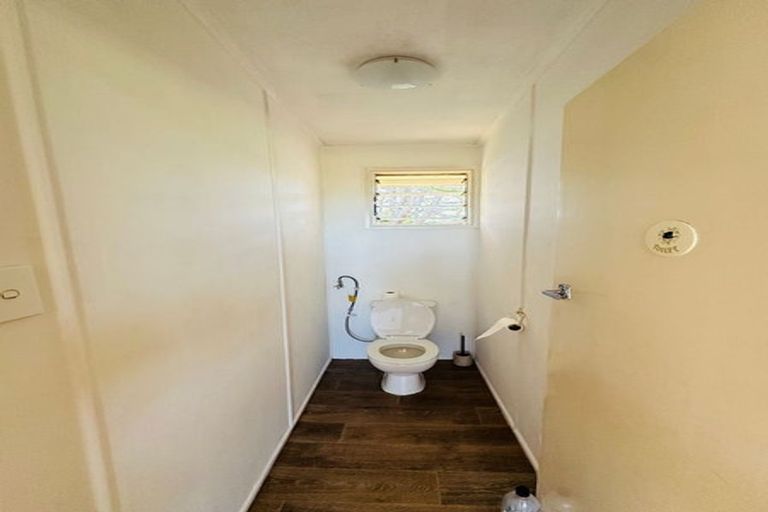 Photo of property in 156 Sunset Road, Unsworth Heights, Auckland, 0632
