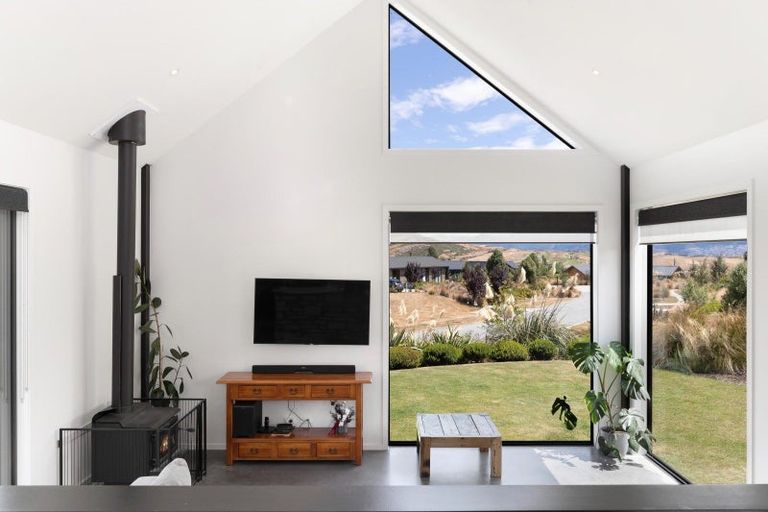 Photo of property in 13 Hackett Road, Jacks Point, Queenstown, 9371