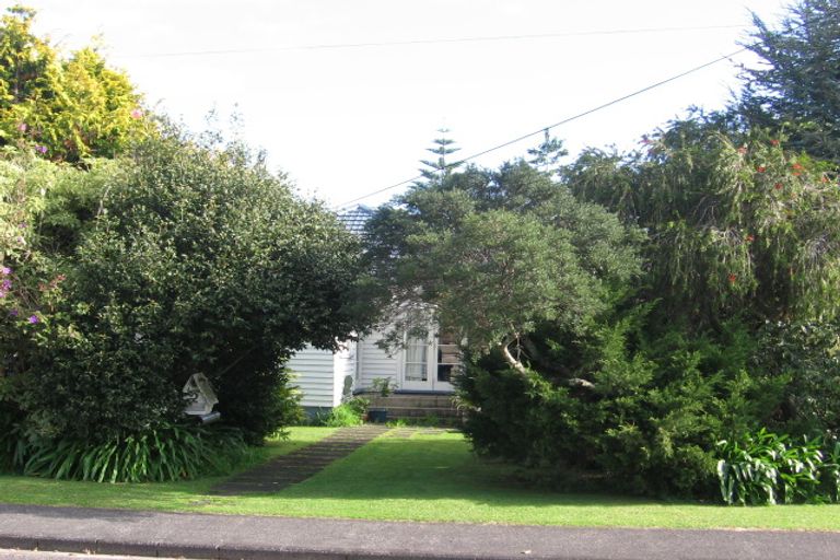 Photo of property in 2 Barberry Lane, Te Atatu Peninsula, Auckland, 0610