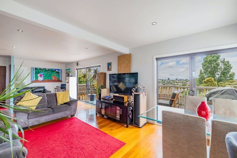 Photo of property in 2/50 Manuka Road, Glenfield, Auckland, 0629