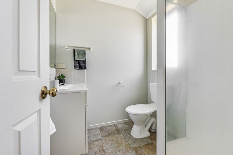 Photo of property in 2 Rochester Place, Nawton, Hamilton, 3200