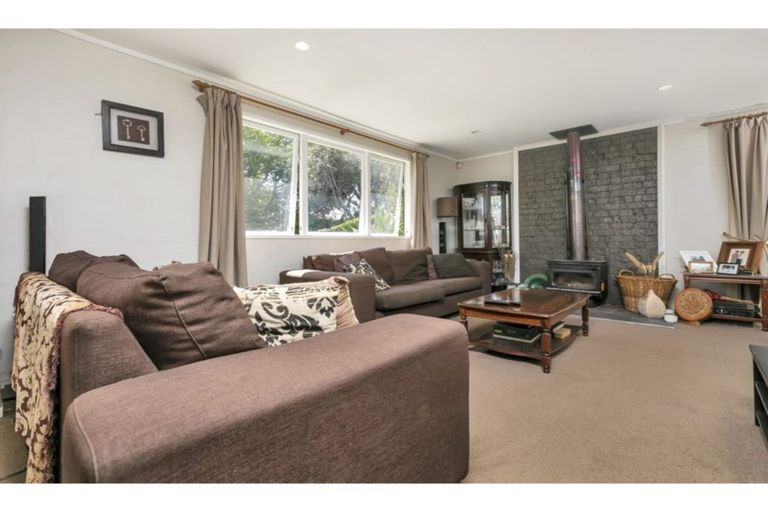 Photo of property in 36 Arlette Place, Massey, Auckland, 0614