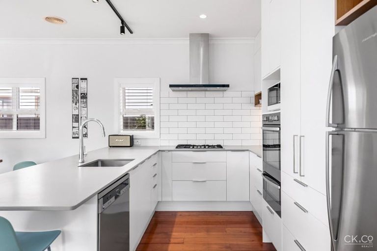 Photo of property in 12 Fitzherbert Street, Alicetown, Lower Hutt, 5010