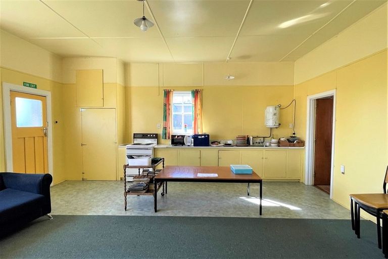 Photo of property in 35 Main Road, Owaka, 9535