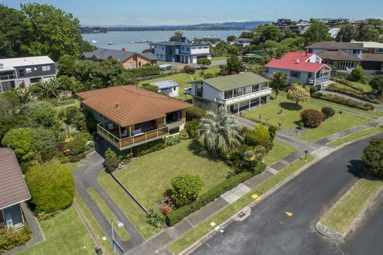 Photo of property in 12 Myrtle Drive, Omokoroa, 3114