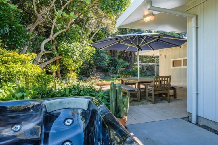 Photo of property in 43 Moana Road, Okitu, Gisborne, 4010