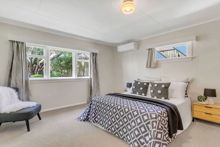 Photo of property in 9 Chester Road, Tawa, Wellington, 5028