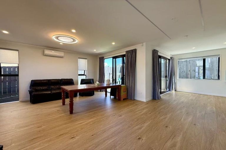 Photo of property in 28d Kereru Street, Henderson, Auckland, 0612