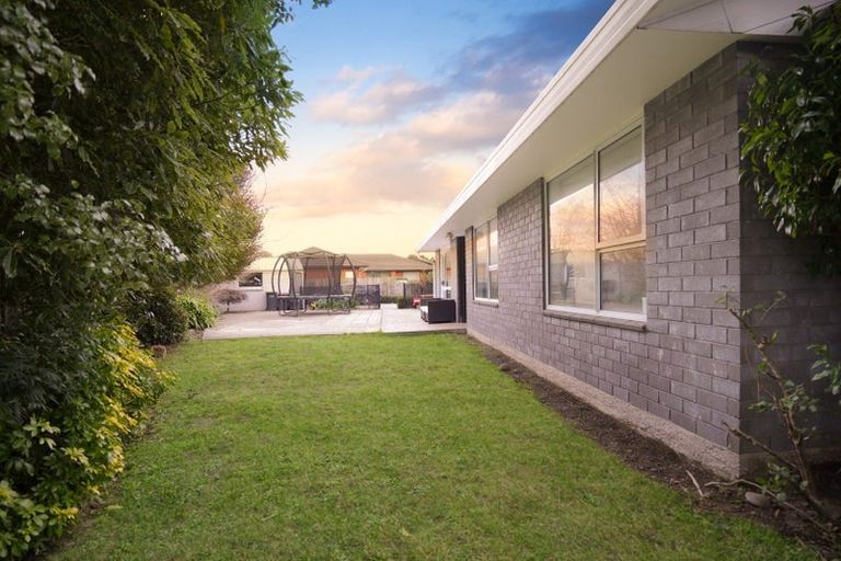 Photo of property in 60 Ben Nevis Drive, Broomfield, Christchurch, 8042