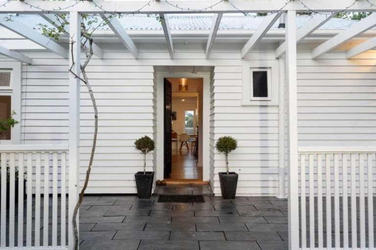 Photo of property in 61 Fifth Avenue, Tauranga, 3110