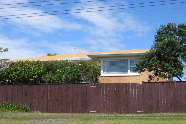 Photo of property in 220 Glenvar Road, Torbay, Auckland, 0630