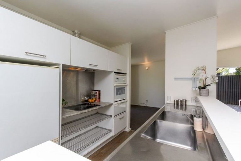 Photo of property in 12 Nevada Drive, Merrilands, New Plymouth, 4312