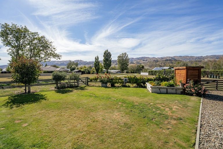Photo of property in 54 Stratford Drive, Mount Pisa, Cromwell, 9383