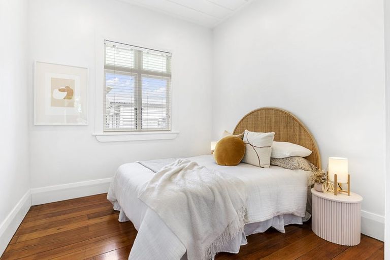 Photo of property in 29 Stafford Road, Northcote Point, Auckland, 0627