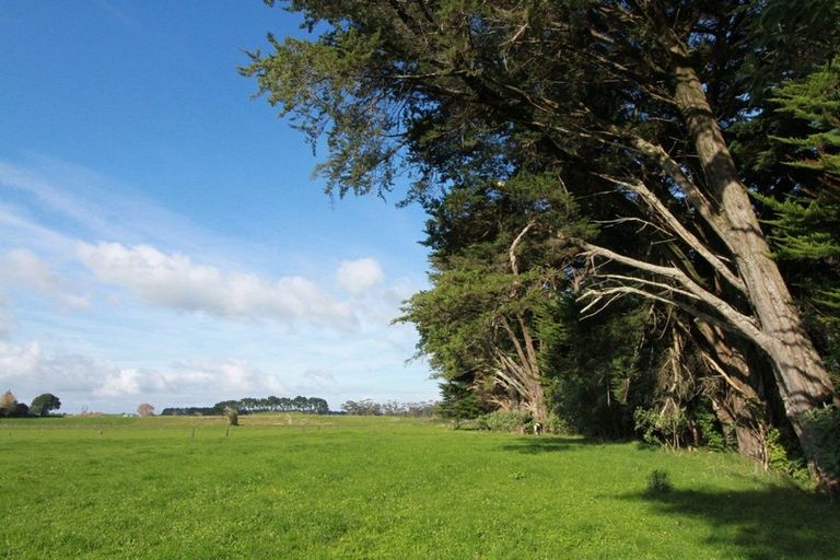 Photo of property in 173 Kairau Road, Brixton, New Plymouth, 4373