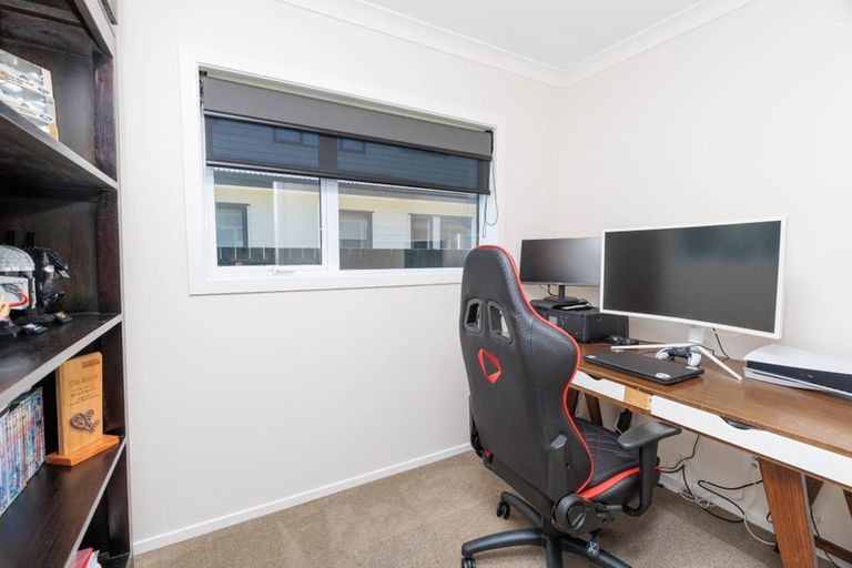 Photo of property in 33 Rochdale Drive, Churton Park, Wellington, 6037