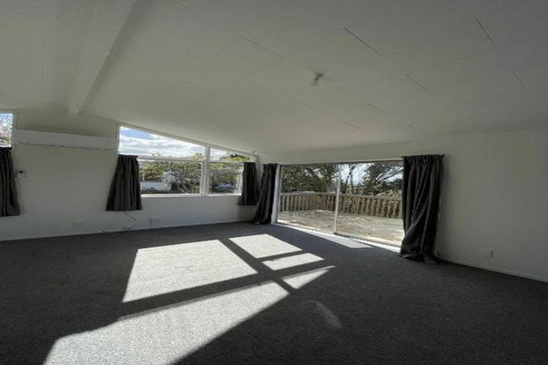 Photo of property in 110 Roberts Road, Te Atatu South, Auckland, 0610