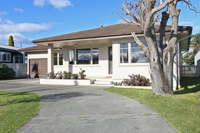 Photo of property in 115 Taradale Road, Onekawa, Napier, 4110