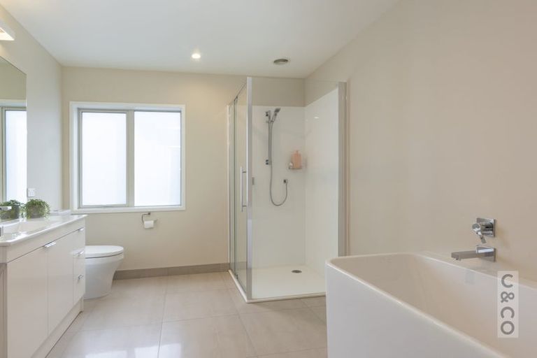 Photo of property in 64 Pohutukawa Parade, Riverhead, 0820