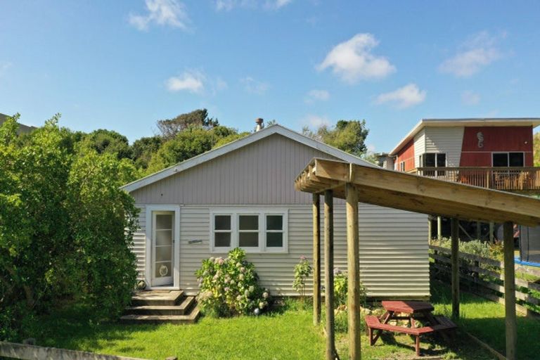 Photo of property in 644 Waitarere Beach Road, Waitarere Beach, Levin, 5510