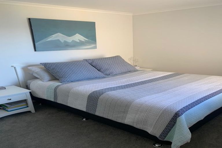 Photo of property in 2/19 Onslow Road, Khandallah, Wellington, 6035