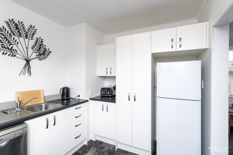 Photo of property in 1/400 Fergusson Drive, Heretaunga, Upper Hutt, 5018