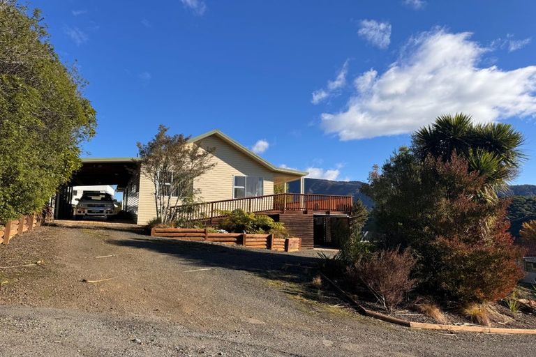 Photo of property in 4 Collins Place, Picton, 7220