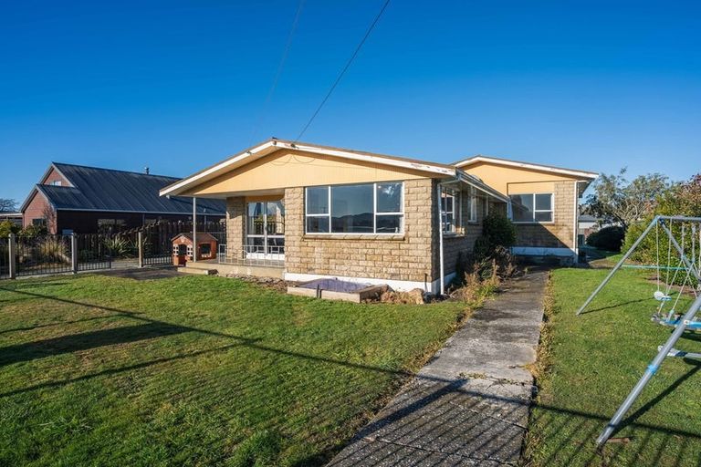 Photo of property in 16 Burraness Street, Palmerston, 9430