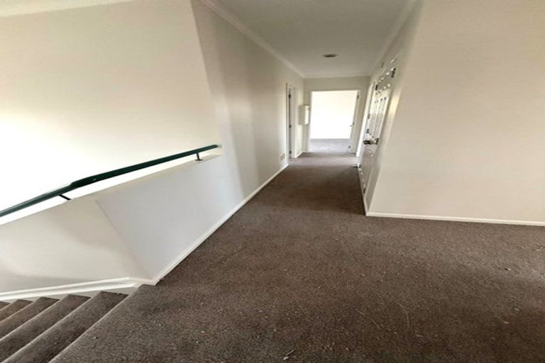 Photo of property in 14 Arrowsmith Drive, Clover Park, Auckland, 2019