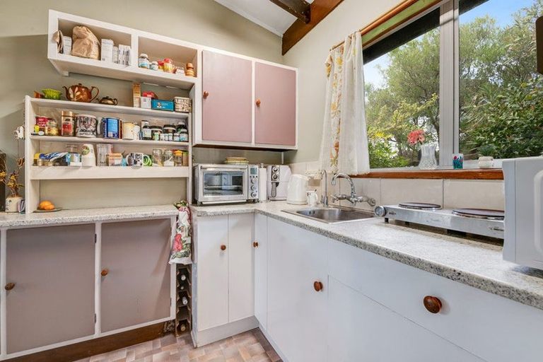 Photo of property in 4 Miro Street, Helensville, 0800