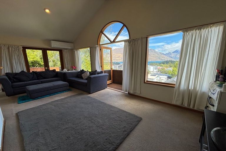 Photo of property in 27b Hallenstein Street, Queenstown, 9300