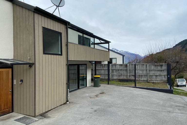 Photo of property in 16a Watts Road, Fernhill, Queenstown, 9300