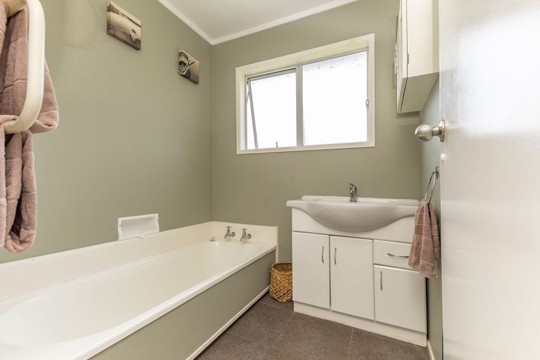 Photo of property in 1/79 Flanshaw Road, Te Atatu South, Auckland, 0610