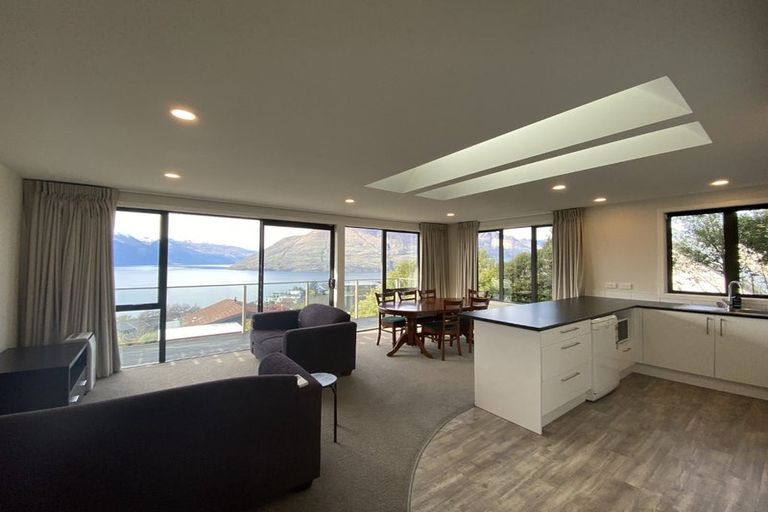 Photo of property in 54a Wynyard Crescent, Fernhill, Queenstown, 9300