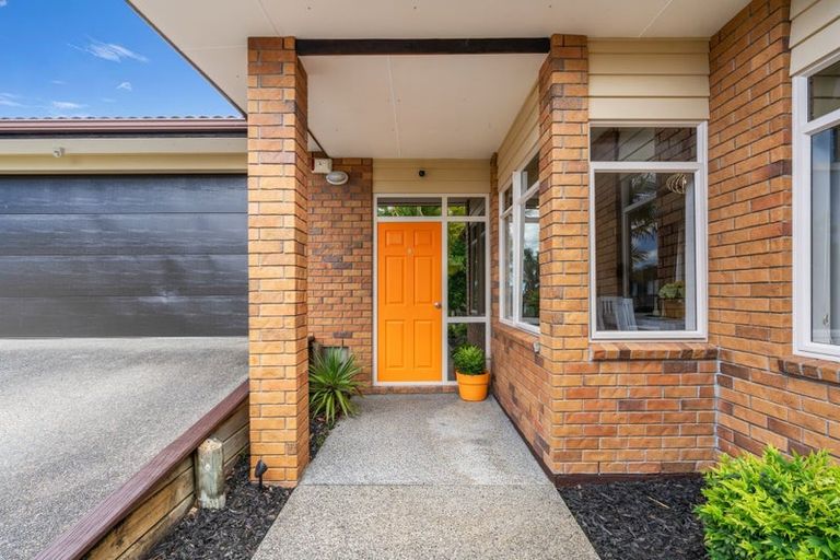 Photo of property in 8 Neaptide Close, Red Beach, 0932