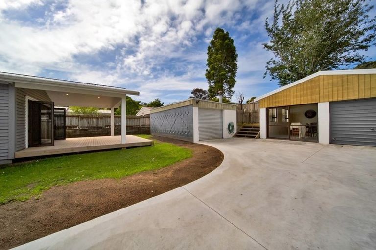 Photo of property in 14 Bromley Place, Westown, New Plymouth, 4310