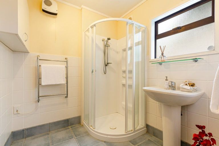 Photo of property in 2/22 Hastings Road, Mairangi Bay, Auckland, 0630