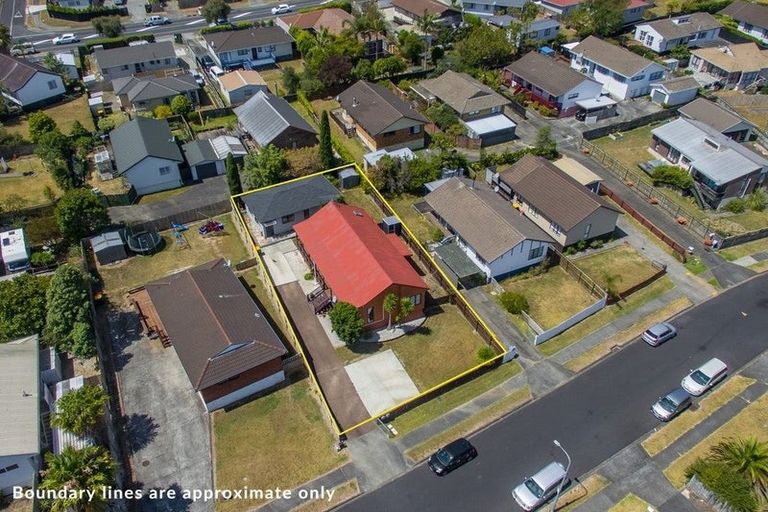 Photo of property in 14 De Quincey Terrace, Highland Park, Auckland, 2010