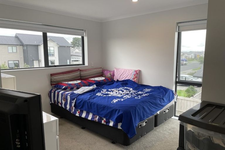 Photo of property in 39 Nganui Avenue, Takanini, 2112