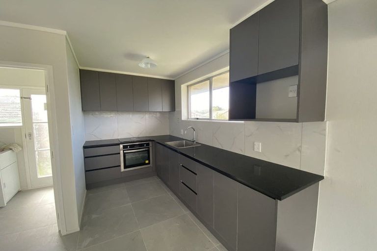 Photo of property in 1/55 Fruitvale Road, New Lynn, Auckland, 0600