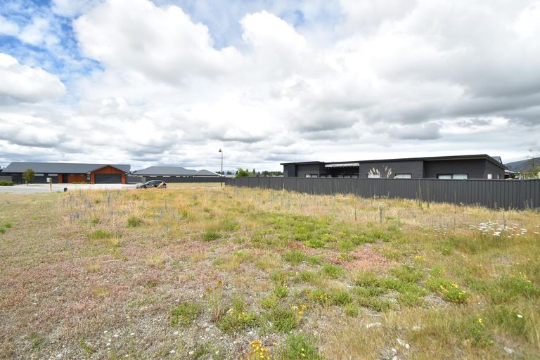 Photo of property in 12 Canal Place, Twizel, 7901